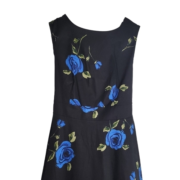 BLACK Floral Fit and Flare Dress - Picture 4 of 8